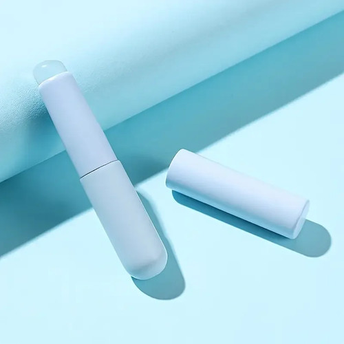 Silicone lip brush with cover - silicone,